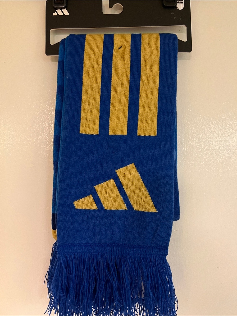 2 Adidas Italia Men’s Scarfs NWT